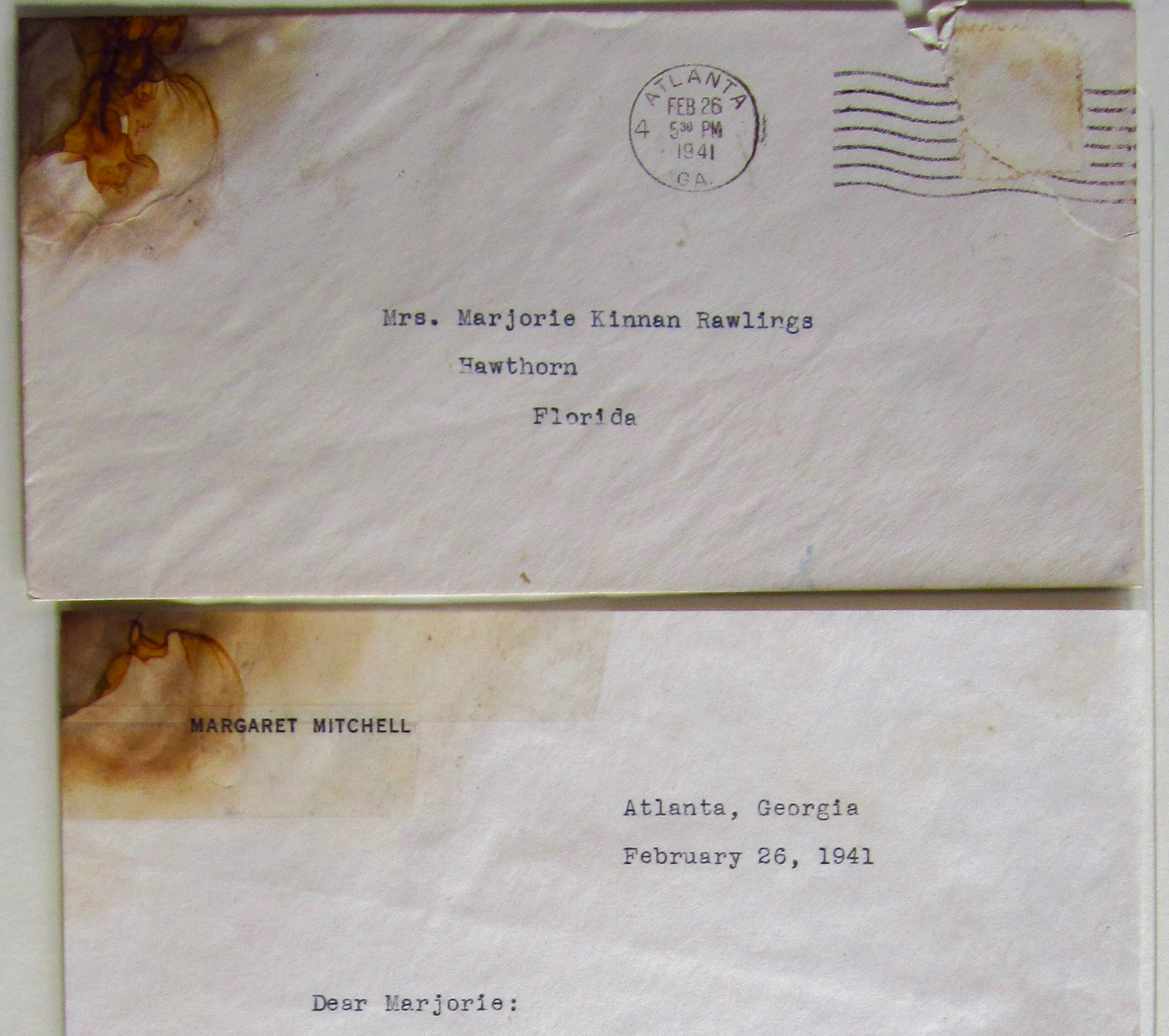 Envelope and stationery of a letter from Margaret Mitchell to Marjorie Kinnan Rawlings, 1941.
